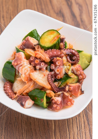 Octopus kimchi 67435266