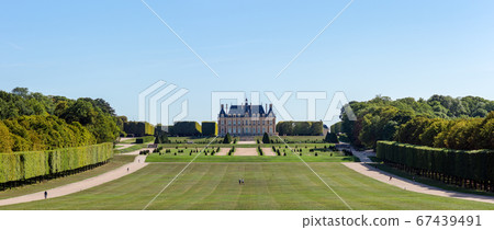 Chateau and parc de Sceaux in summer - Sceaux, France Chateau and parc de Sceaux in summer - Sceaux, France 67439491