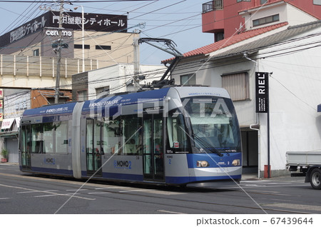 岡山電軌道MOMO2駛向東山站 67439644