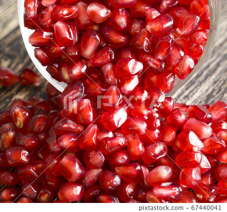 red pomegranate seeds 67440041