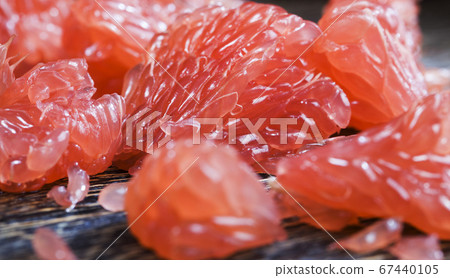 peeled pink grapefruit peeled pink grapefruit 67440105