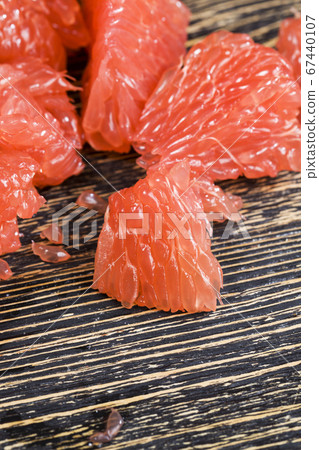 delicious pink grapefruit delicious pink grapefruit 67440107