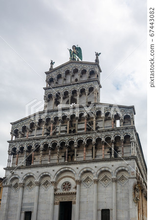 The basilic of San Michele in Foro in Lucca The basilic of San Michele in Foro in Lucca 67443082