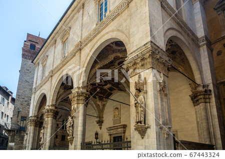 Loggia della Mercanzia in Siena Loggia della Mercanzia in Siena 67443324