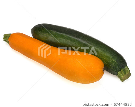 Fresh zuchini in closeup 67444853