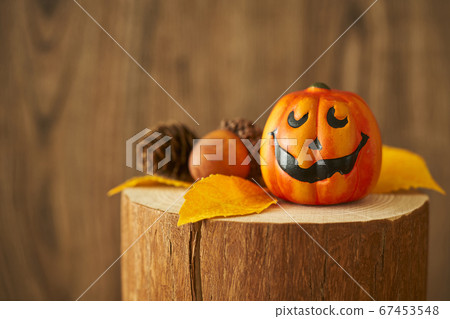 Halloween image on a stump Halloween image on a stump 67453548