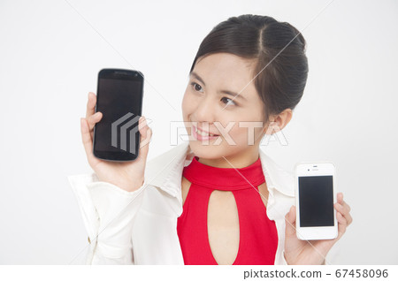 Campaign girl with smartphone Campaign girl with smartphone 67458096
