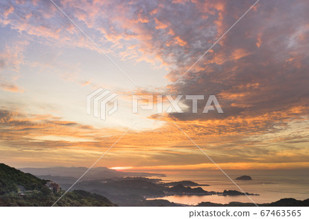 Jiufen Mountain Castle overlooking the sunset clouds on the North Coast Jiufen Mountain Castle overlooking the sunset clouds on the North Coast 67463565