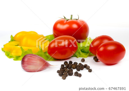 tomatoes garlic sweet pepper, healthy salad 67467891