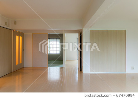 Housing complex renovation 67470994