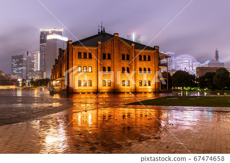 Yokohama City Red Brick Warehouse that shines in the rain 67474658