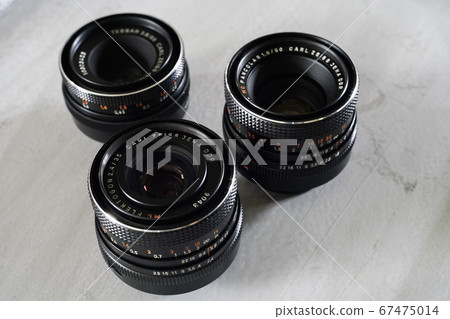 Old lens 67475014