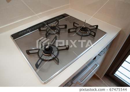 廚房和玻璃爐灶 廚房和玻璃爐灶 67475544