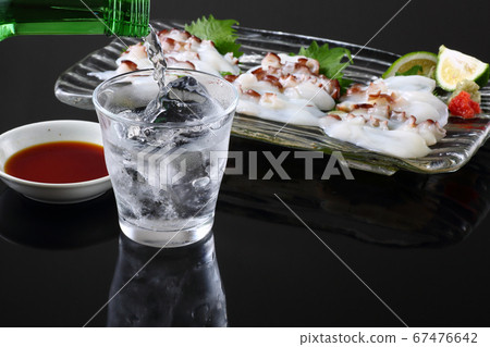 Shochu and octopus sashimi Shochu and octopus sashimi 67476642