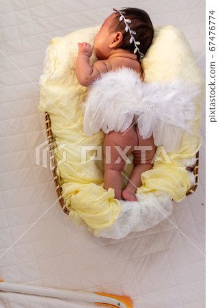 Newborn Photo 67476774