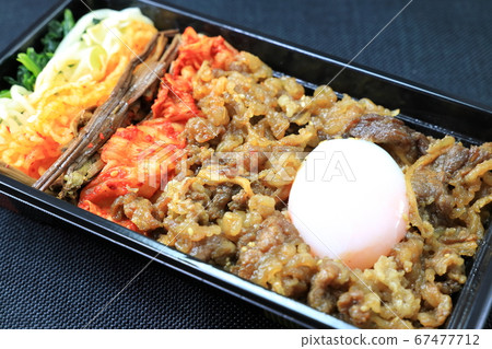 美味的拌飯盒午餐 美味的拌飯盒午餐 67477712