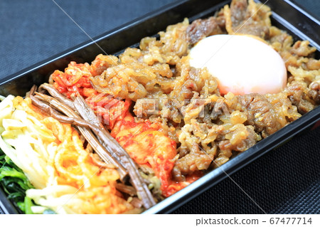 Delicious bibimbap box lunch 67477714