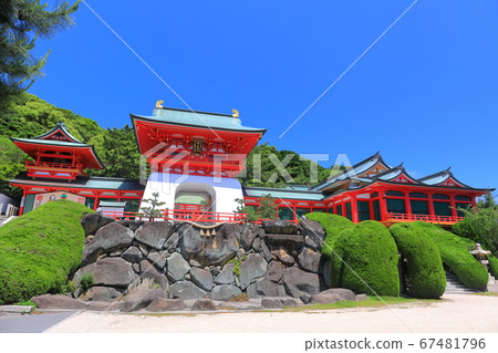 [Yamaguchi Prefecture] Akama Shrine under sunny weather 67481796