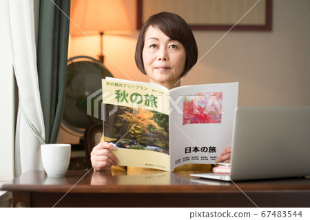 旅遊,女性,旅遊雜誌(虛構雜誌) 旅遊,女性,旅遊雜誌(虛構雜誌) 67483544