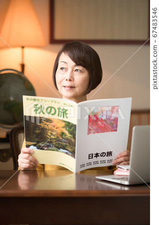 旅遊，女性，旅遊雜誌（虛構雜誌） 67483546