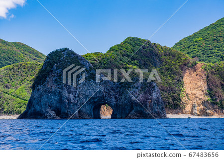 （靜岡縣）西伊豆伊勢千仙門從船上看到的巡遊千仙門 67483656