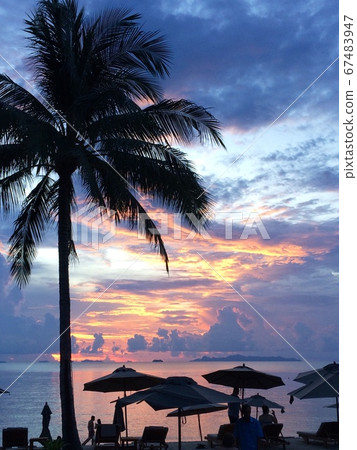 Sunset glow in Hawaii Sunset glow in Hawaii 67483947