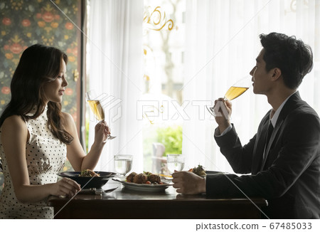 Lifestyle,meal,men and women Lifestyle,meal,men and women 67485033