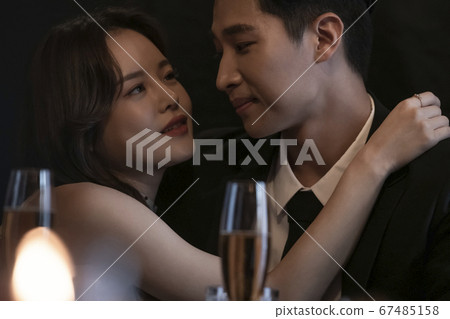 Lifestyle, dating, man and woman 67485158