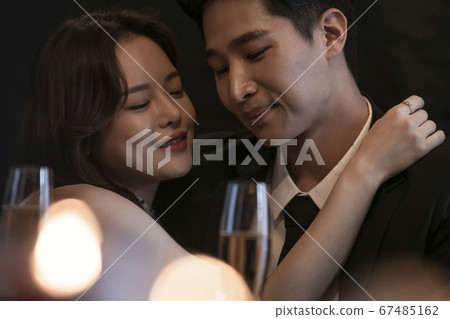 生活方式，約會，男人和女人 67485162