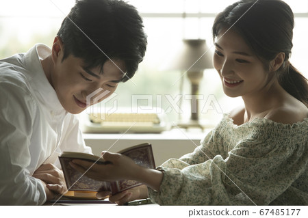 生活方式,夫婦,男人和女人 生活方式,夫婦,男人和女人 67485177