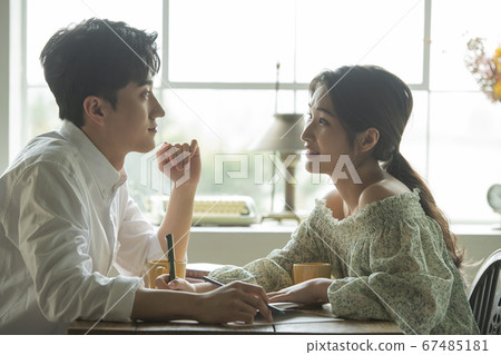 生活方式,夫婦,男人和女人 生活方式,夫婦,男人和女人 67485181