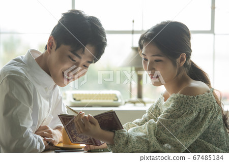 生活方式,夫婦,男人和女人 生活方式,夫婦,男人和女人 67485184