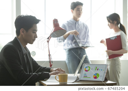 商務,會議,男女 商務,會議,男女 67485204