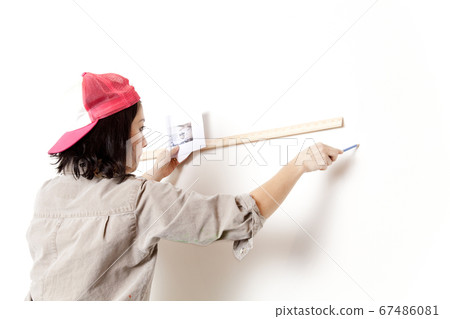 女人畫壁畫 67486081