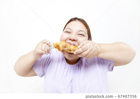 暴飲暴食的女人 暴飲暴食的女人 67487356