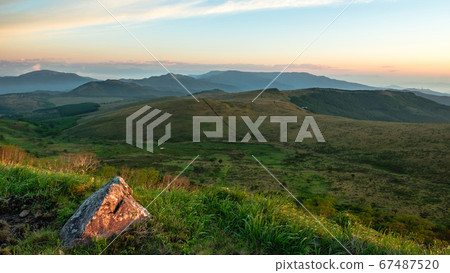 Dawn on the Kurumayama Plateau 67487520