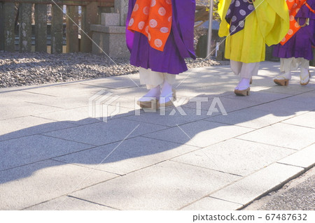 “腳走路的木log” 67487632