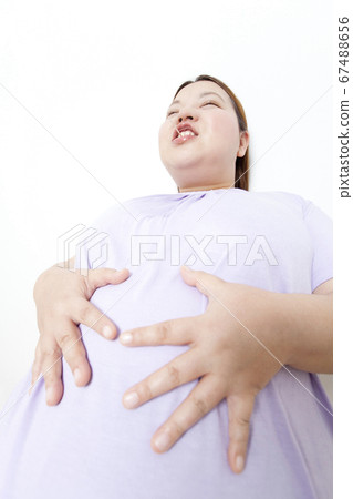 A big-eyed woman 67488656