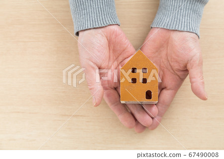 House 67490008