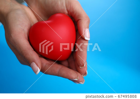 Womans hand with manicure 67495808