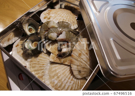 Gangan Yaki with lid up 67496516