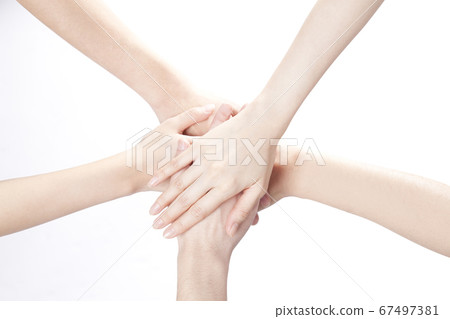 堆疊的手 67497381