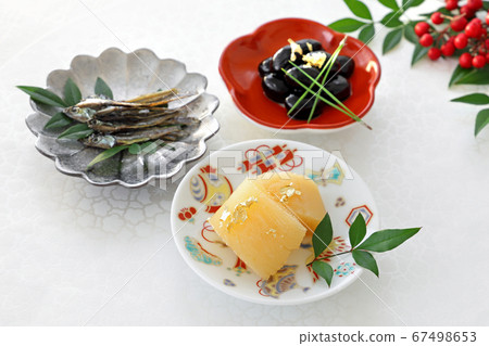 Celebration three kinds of osechi dishes 67498653