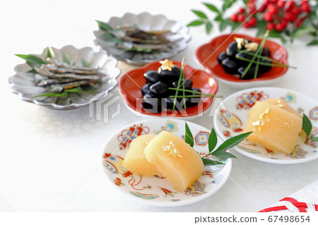 慶祝三種禦節料理 67498654