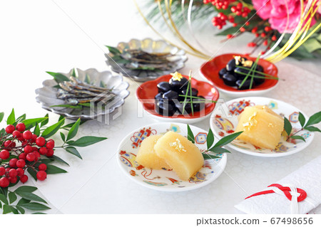 Celebration three kinds of osechi dishes 67498656