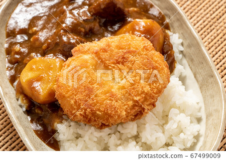 Croquette curry (croquette topping beef curry rice). Croquette curry (croquette topping beef curry rice). 67499009