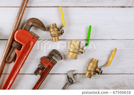 Brass gate valve, monkey wrench brass plumbing 67500638