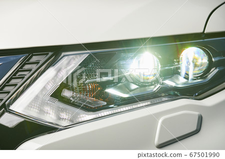 Front car headlight 67501990