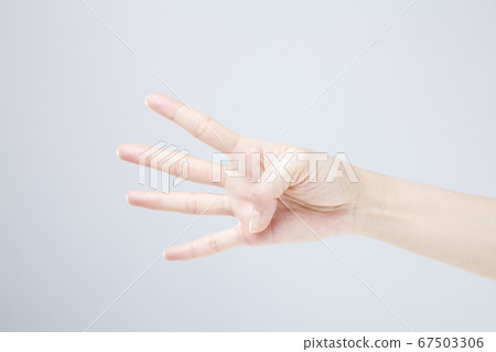 四個手指 67503306