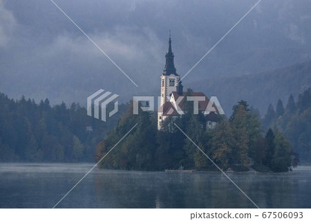 教堂，布萊德湖，斯洛文尼亞的全景視圖 67506093